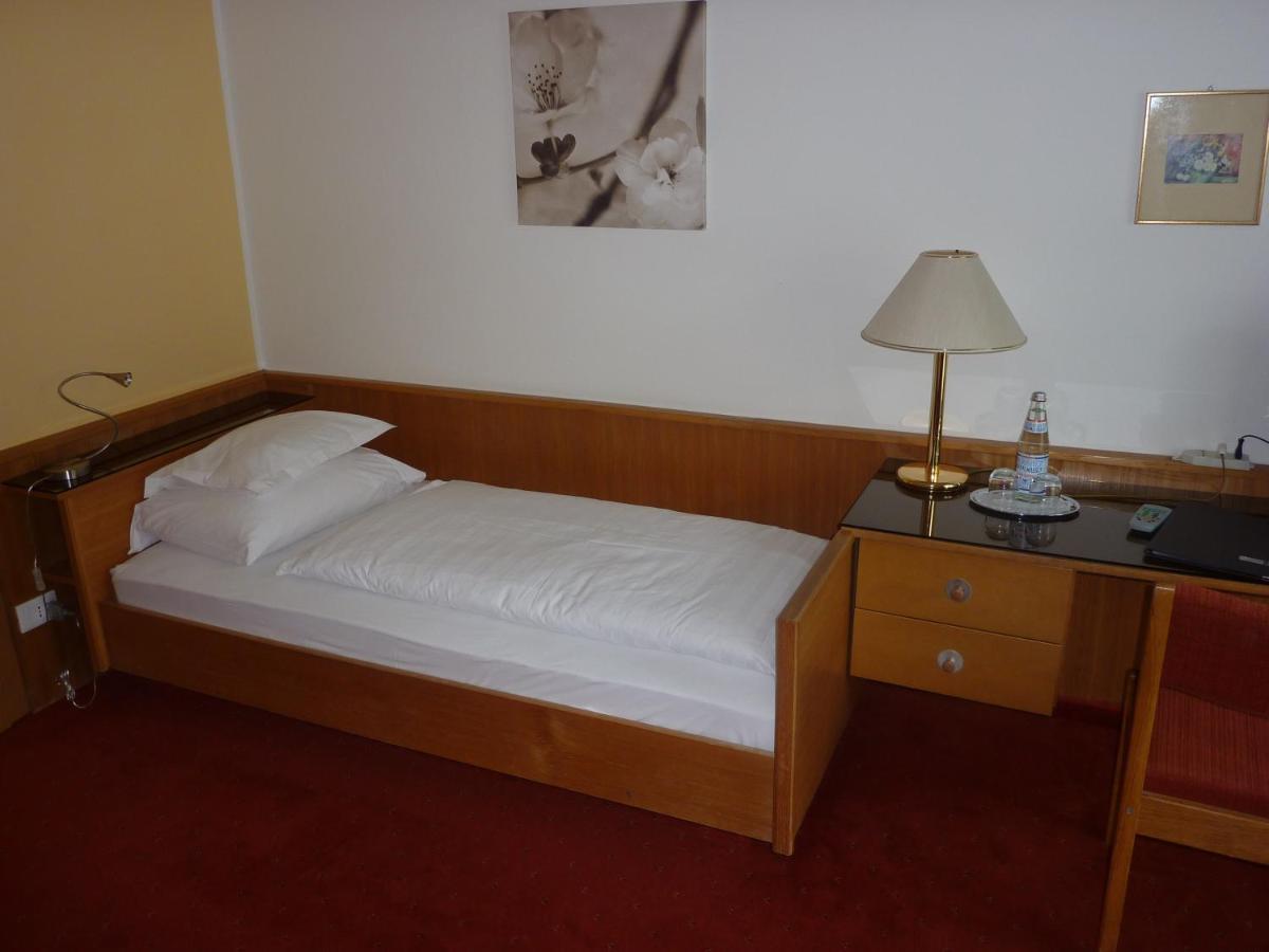 Hotel Zima Merano Bagian luar foto
