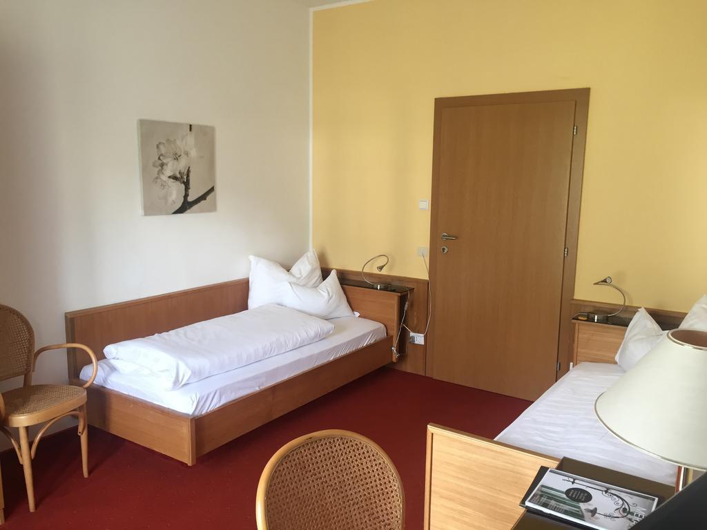 Hotel Zima Merano Bagian luar foto